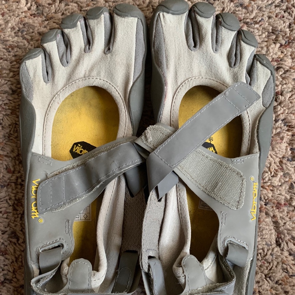 Minimalist five finger shoes